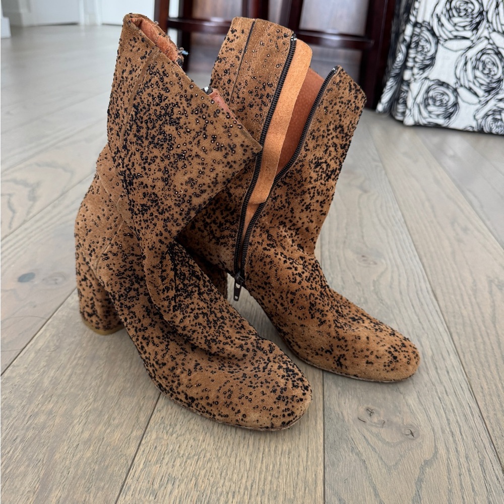 Anthropologie Tan and Black Heeled Boots